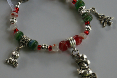 114_beaded-christmas-charm-bracelet